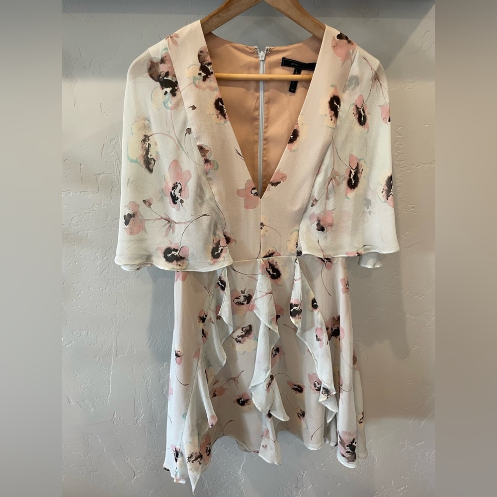 BCBGMaxAzria 100% silk maple dress in pearl blue floral combo size 6 retail $198 - Picture 2 of 11
